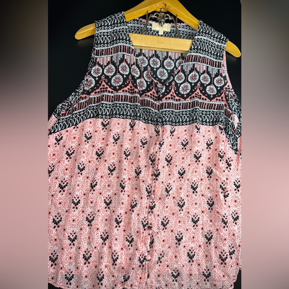 Lucy & Laurel Printed Sleeveless Button Up Blouse Size 1X EUC